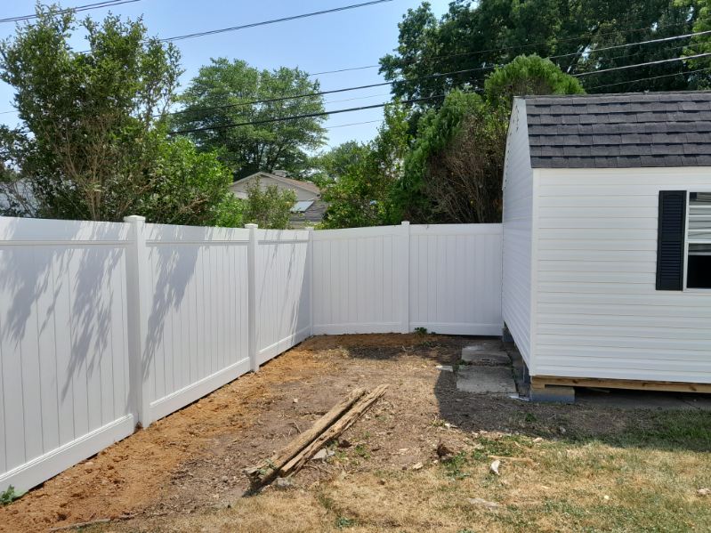 vinyl privacy fence enclosing a backyard in Odenton Maryland